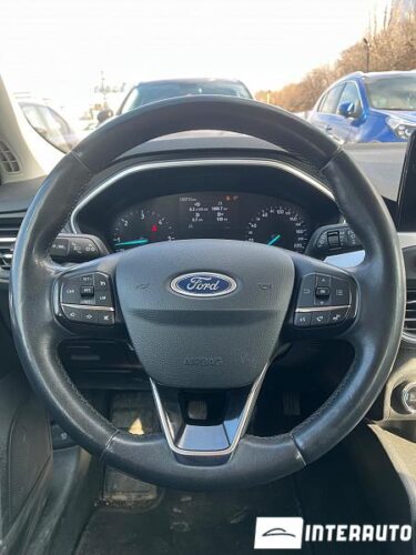 Ford Focus 38 interauto-car