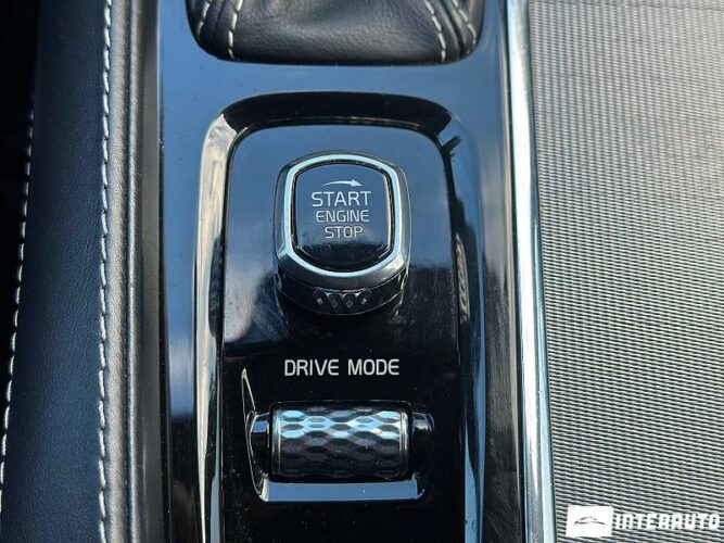 Volvo XC 90 52 interauto-car