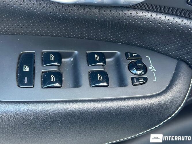 Volvo XC 90 42 interauto-car