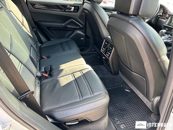 Porsche Cayenne 53 interauto-car