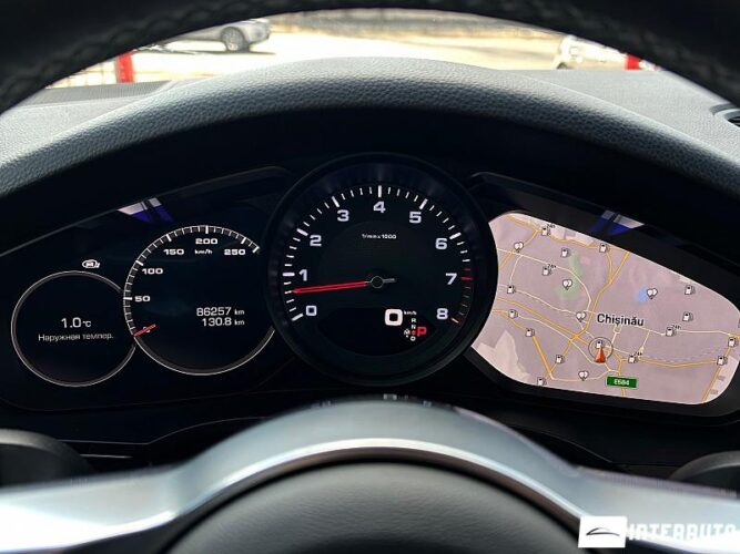 Porsche Cayenne 45 interauto-car