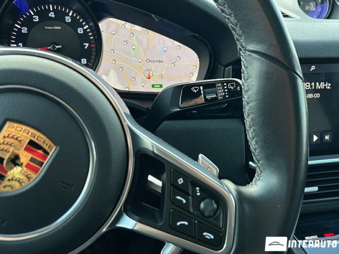 Porsche Cayenne 44 interauto-car