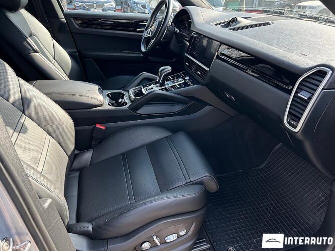 Porsche Cayenne 49 interauto-car