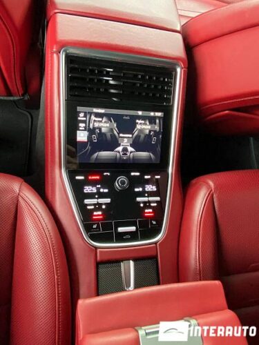 Porsche Panamera 4S 48 interauto-car