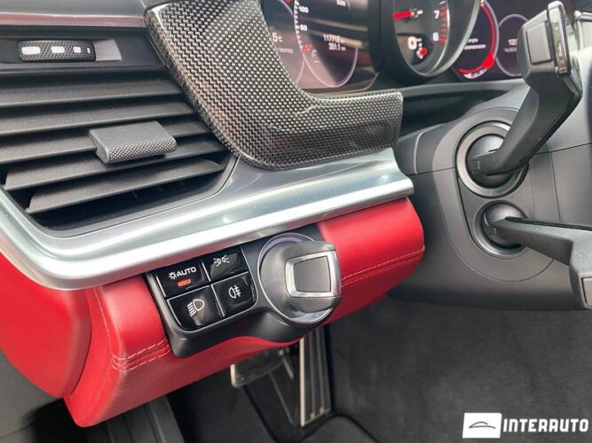 Porsche Panamera 4S 44 interauto-car