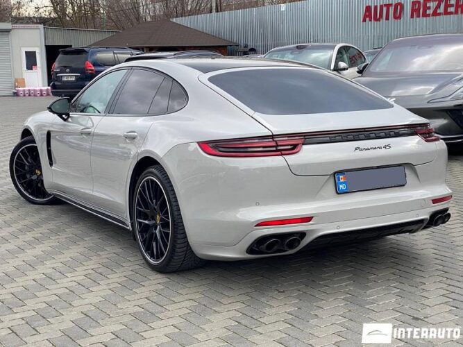 Porsche Panamera 4S 34 interauto-car