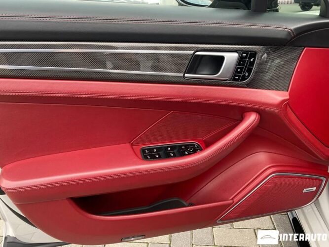 Porsche Panamera 4S 37 interauto-car