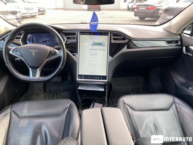Tesla Model S 33 interauto-car