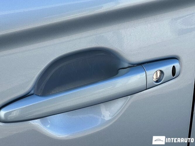 Mitsubishi Outlander 48 interauto-car