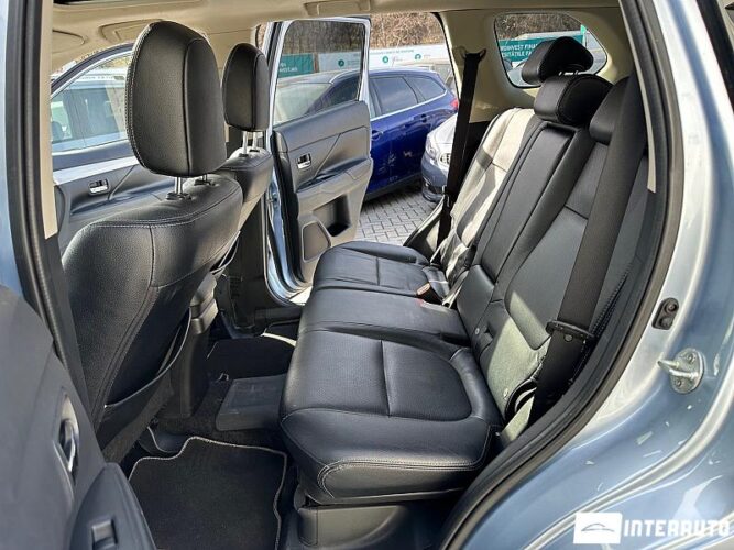 Mitsubishi Outlander 47 interauto-car
