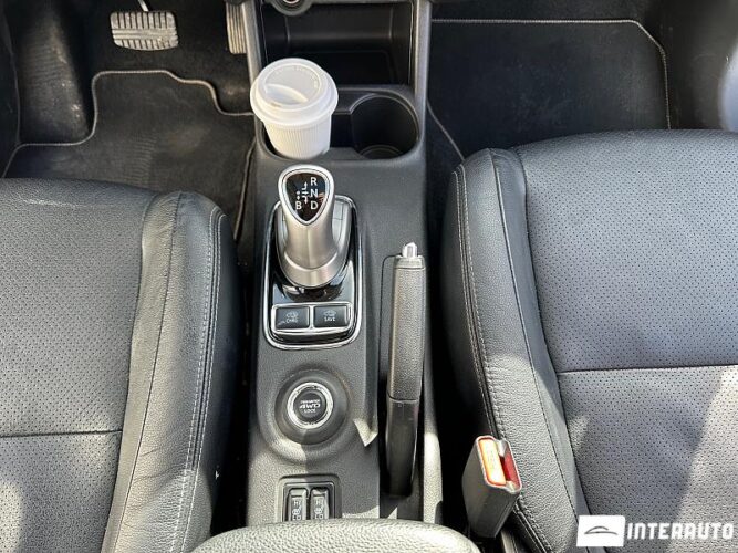Mitsubishi Outlander 42 interauto-car
