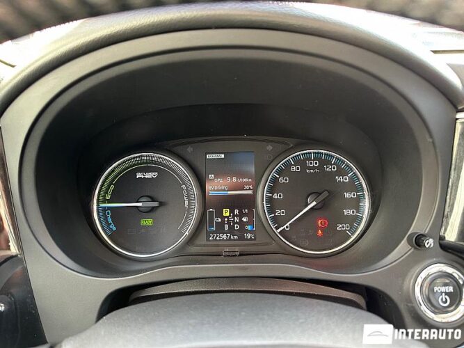 Mitsubishi Outlander 39 interauto-car