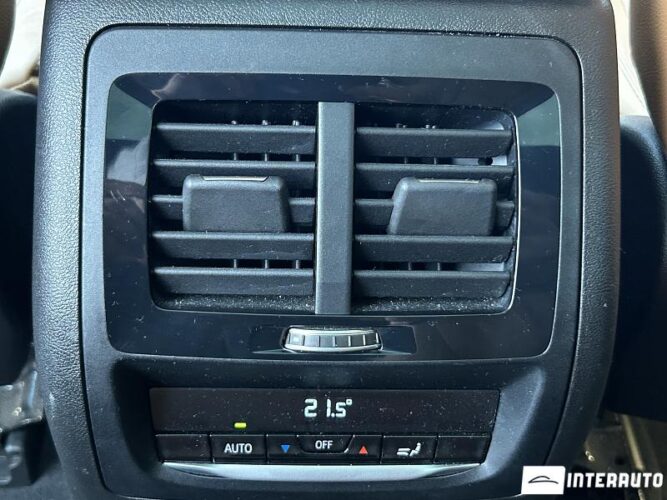 BMW X3 3.0i 50 interauto-car