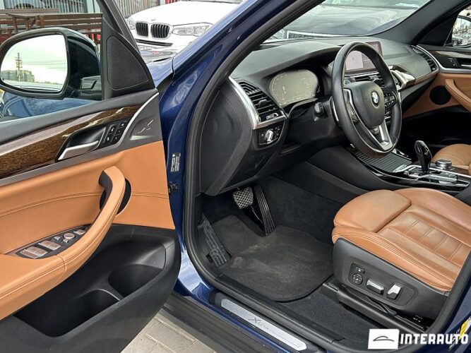 BMW X3 3.0i 38 interauto-car