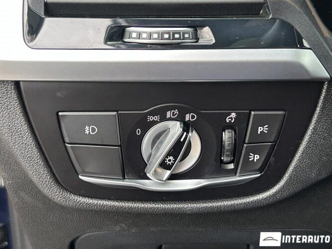 BMW X3 3.0i 42 interauto-car