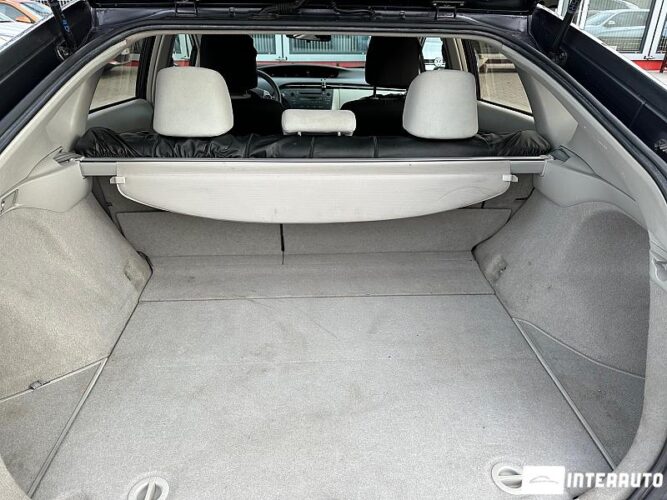 Toyota Prius 45 interauto-car