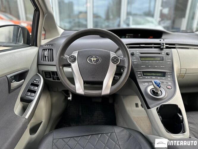 Toyota Prius 36 interauto-car