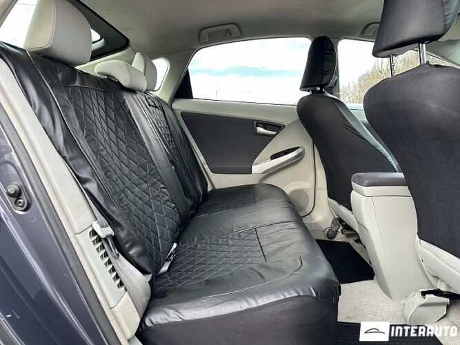 Toyota Prius 44 interauto-car