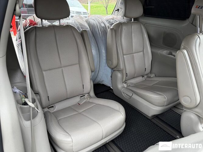 Kia Carnival 48 interauto-car