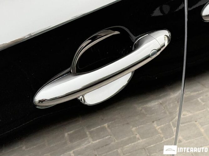 Kia Carnival 51 interauto-car