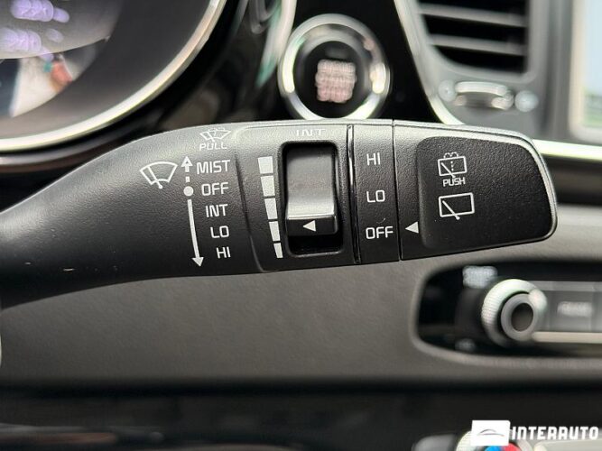 Kia Carnival 53 interauto-car