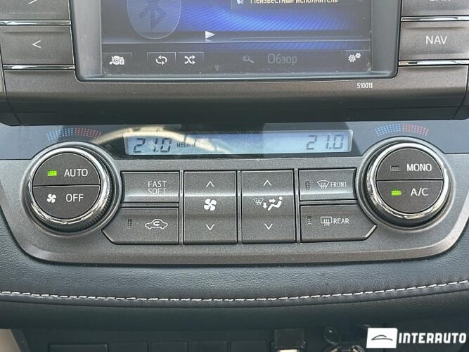 Toyota Rav-4 44 interauto-car