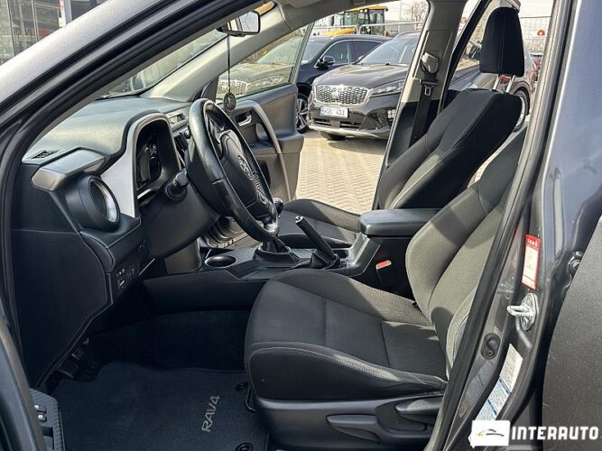 Toyota Rav-4 38 interauto-car