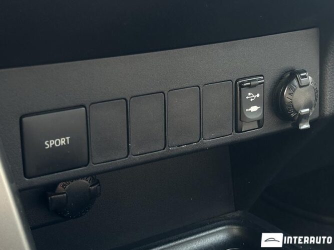 Toyota Rav-4 45 interauto-car