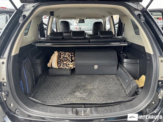 Mitsubishi Outlander 55 interauto-car