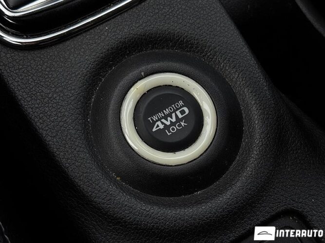 Mitsubishi Outlander 49 interauto-car