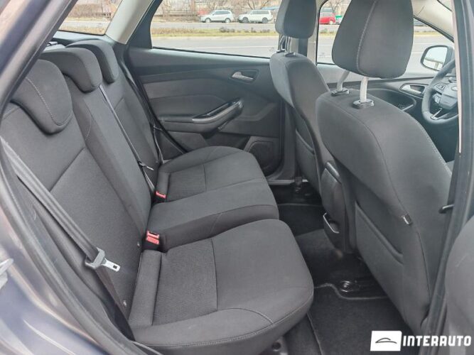 Ford Focus 39 interauto-car