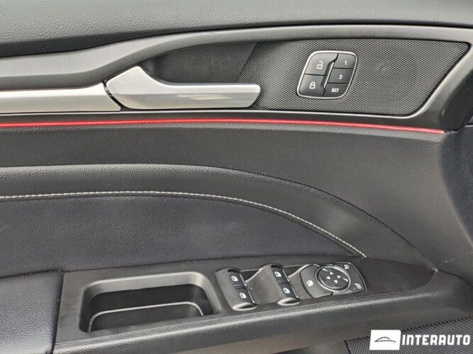 Ford Fusion 44 interauto-car