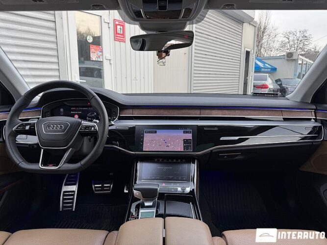 Audi A8 45 interauto-car