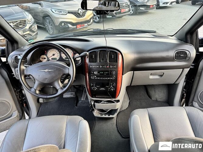 Chrysler Voyager 37 interauto-car