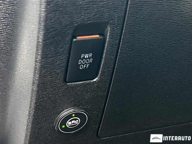 Toyota Venza 38 interauto-car