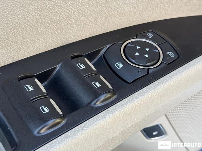 Ford Fusion 52 interauto-car
