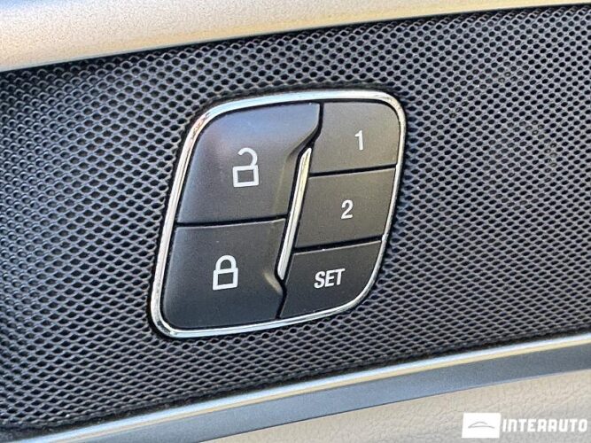 Ford Fusion 53 interauto-car