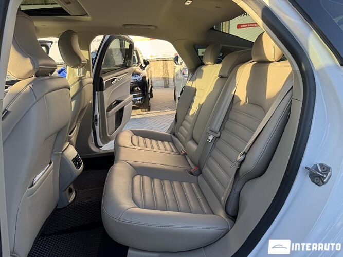 Ford Fusion 48 interauto-car