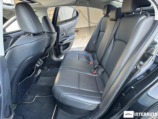 Lexus ES 300h 55 interauto-car