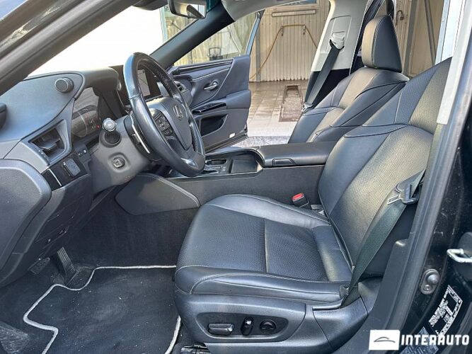 Lexus ES 300h 40 interauto-car