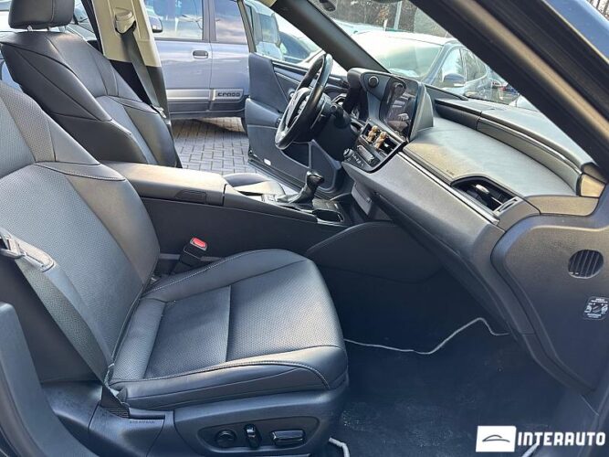 Lexus ES 300h 39 interauto-car