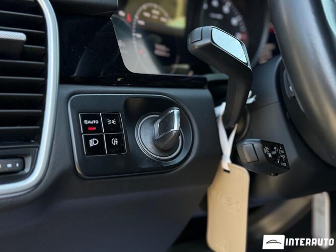 Porsche Cayenne 49 interauto-car