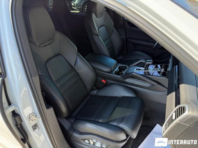 Porsche Cayenne 58 interauto-car