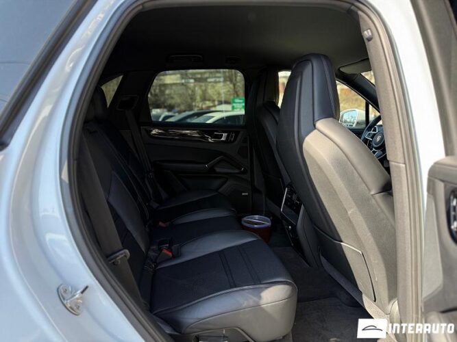 Porsche Cayenne 59 interauto-car