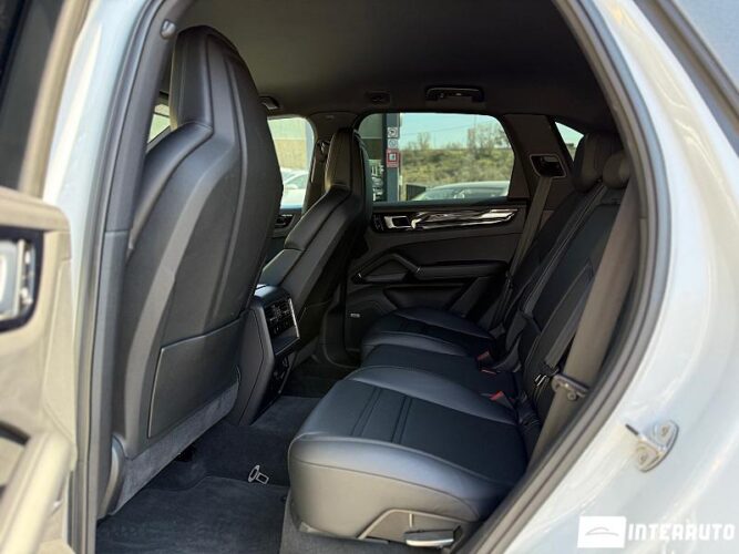 Porsche Cayenne 61 interauto-car