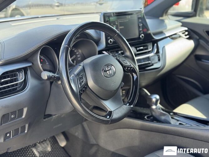Toyota C-HR 41 interauto-car
