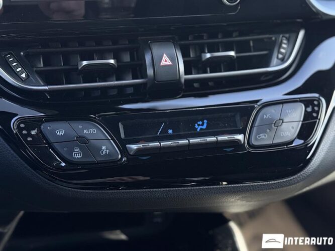 Toyota C-HR 46 interauto-car