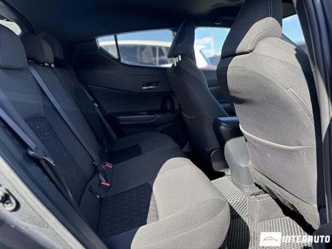 Toyota C-HR 51 interauto-car