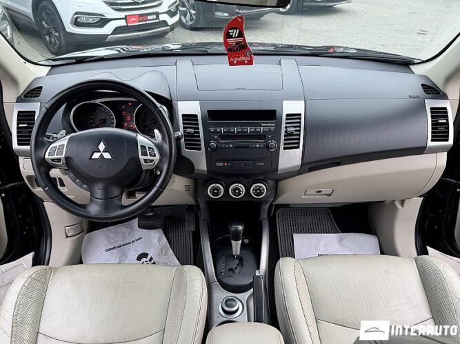 Mitsubishi Outlander XL 39 interauto-car