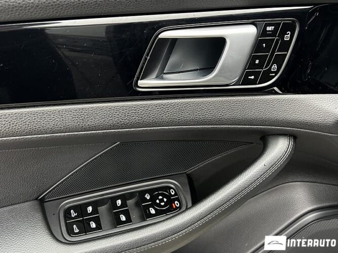 Porsche Panamera 44 interauto-car